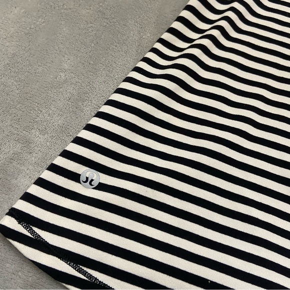 Lululemon Amala Tank Top Narrow Bold Stripe Black Angel Wing 21953 - Picture 6 of 11
